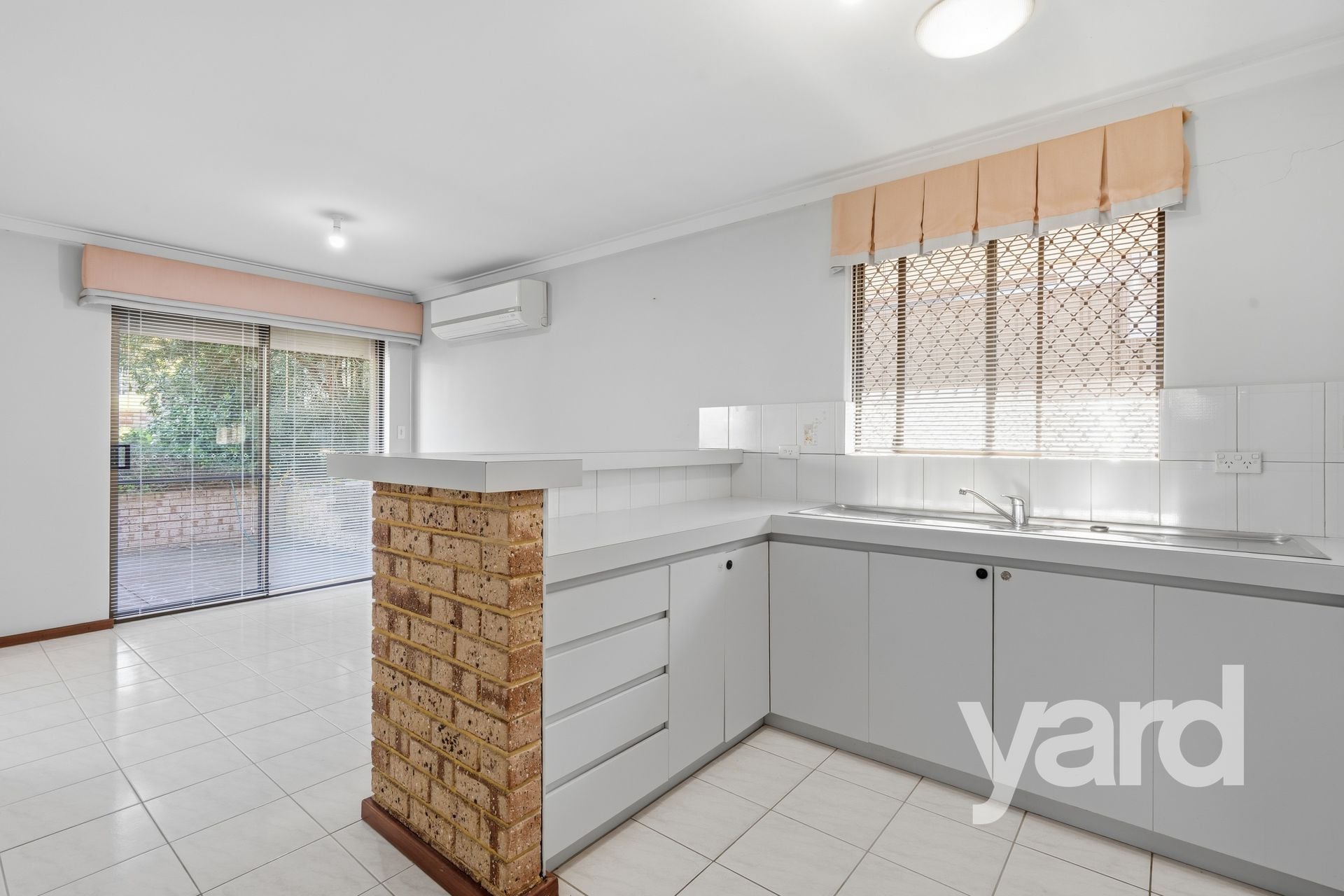 2A Yeovil Crescent, BICTON WA 6157, photo 5