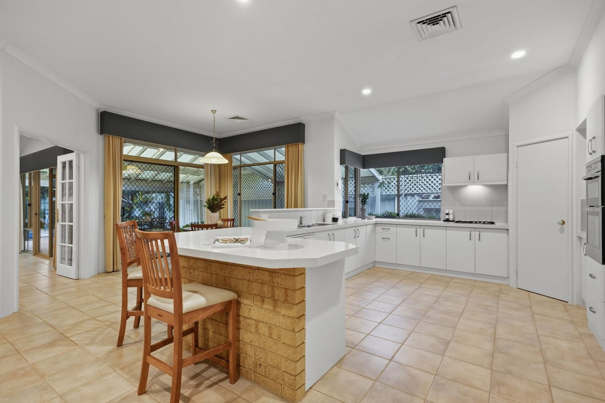 14 Macrae Road, Applecross WA 6153, photo 24