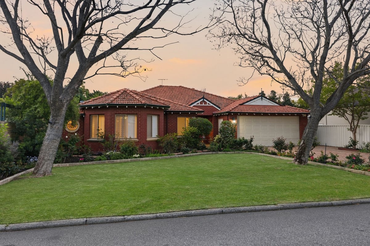 14 Macrae Road, Applecross WA 6153, photo 3