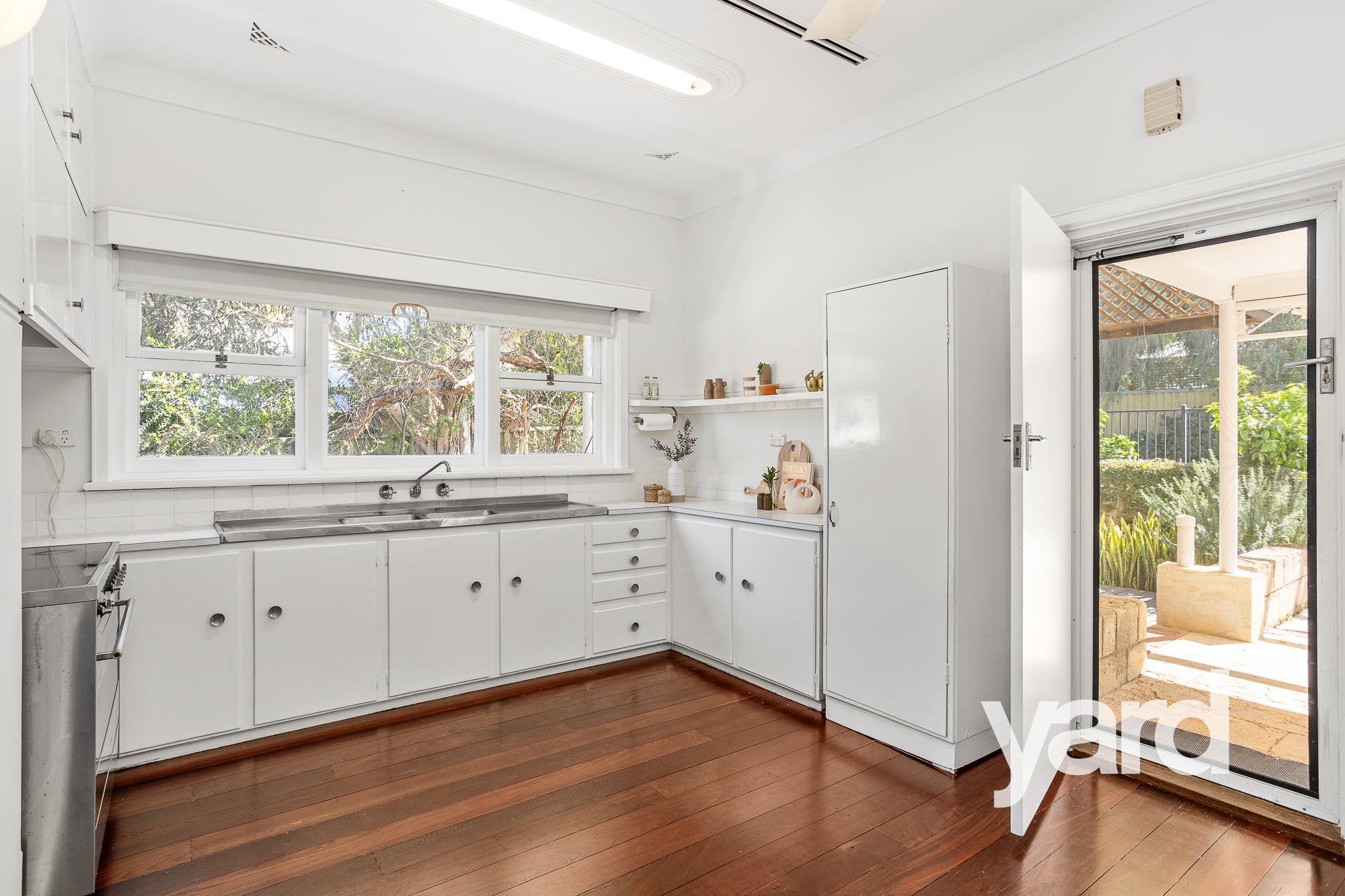 18 Milne Street, BICTON WA 6157, photo 11