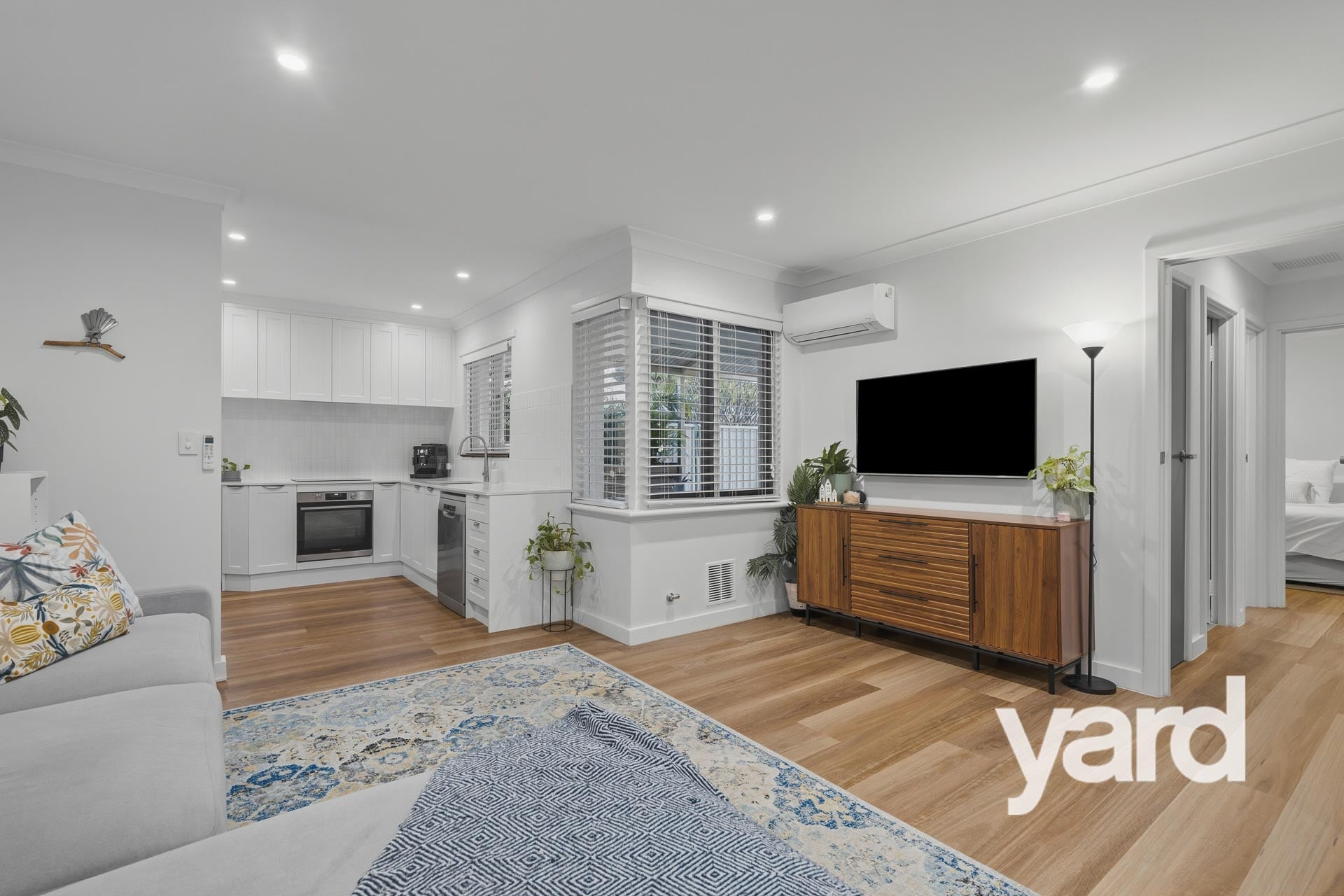 13 Rambures Way, HAMILTON HILL WA 6163, photo 6